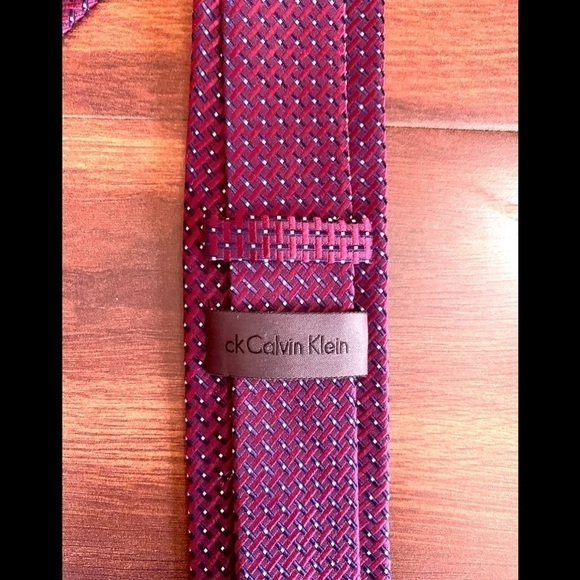 CALVIN KLEIN Burgundy Silk Slim Contemporary Necktie - Picture 3 of 7